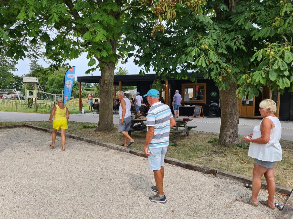 Chalet 556 Op Recreatiepark De Wielen Sint Maarten Exteriér fotografie